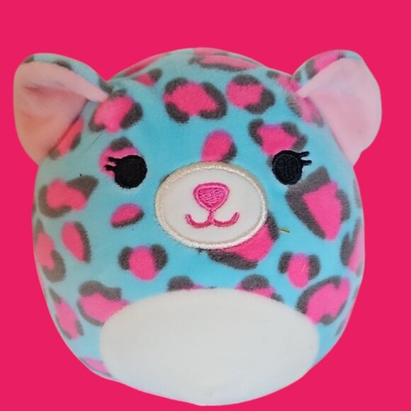 Squishmallow 5-inch mini plush of Chelsea the blue and pink cheetah - Picture 7 of 8